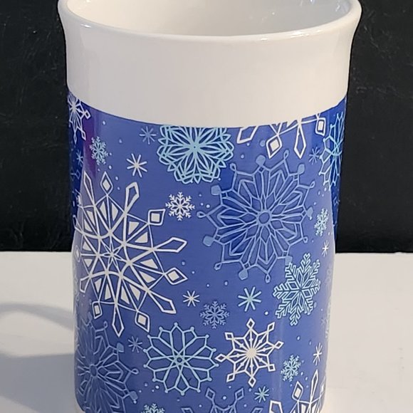 Royal Northfork Blue and White Snowflake Christmas Mug in Box 12 Ounce - Picture 4 of 6